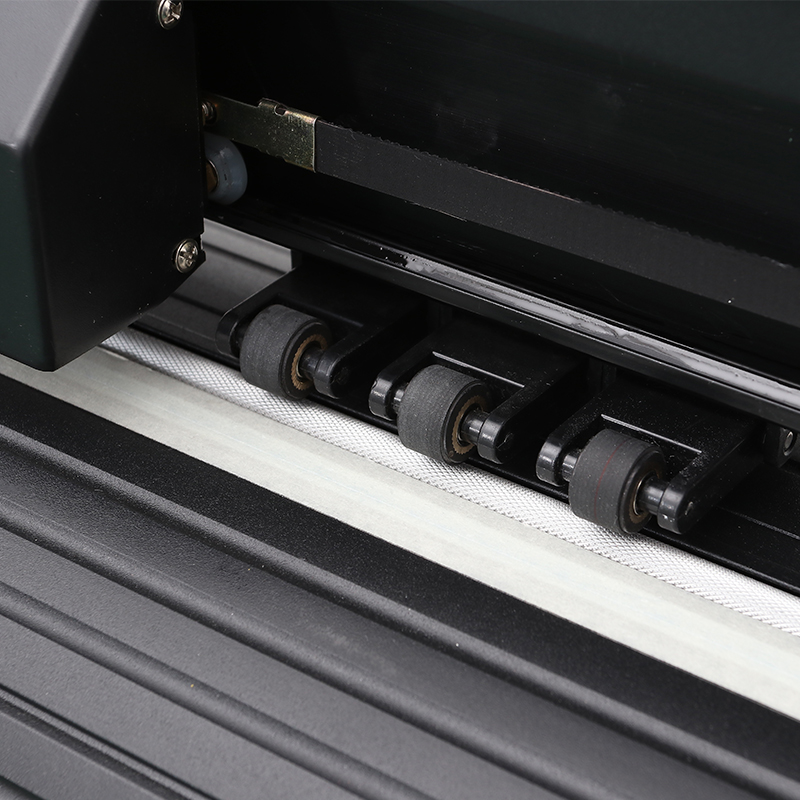 Plotteur pour Traçage et Découpe PL72